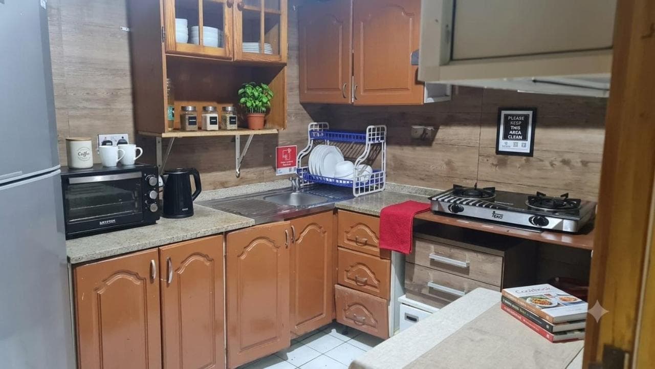 Green line Al Qiyadah Metro Daira duabi male apartment - image 2