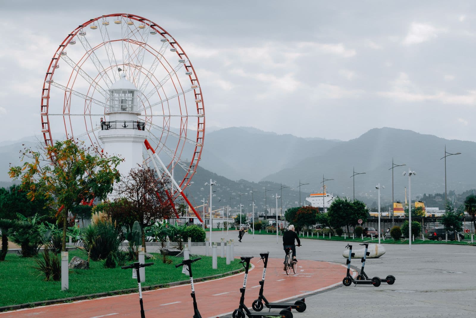 Batumi Evening City Tour: Boulevard, Piazza & Ali and Nino - image 3