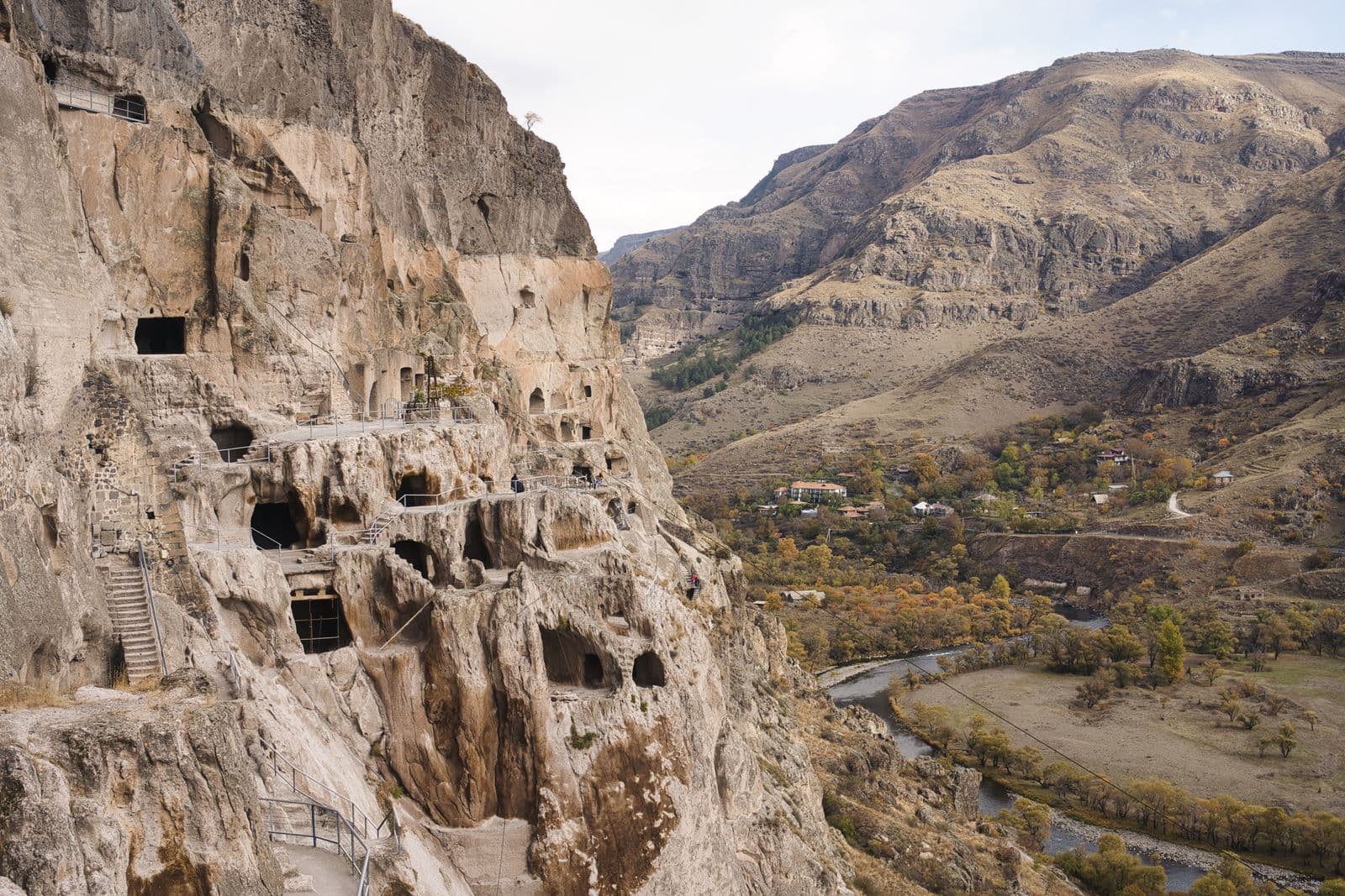 Vardzia Cave Monastery & Rabati Castle - image 2